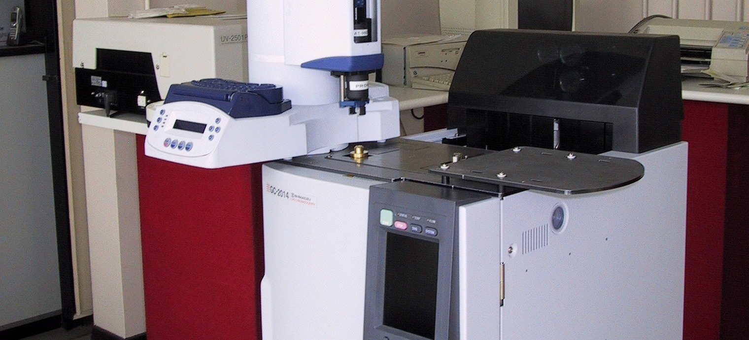 Gas chromatograph used with an electron capture detector
